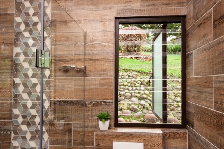 An image of poly bars in the bathrom